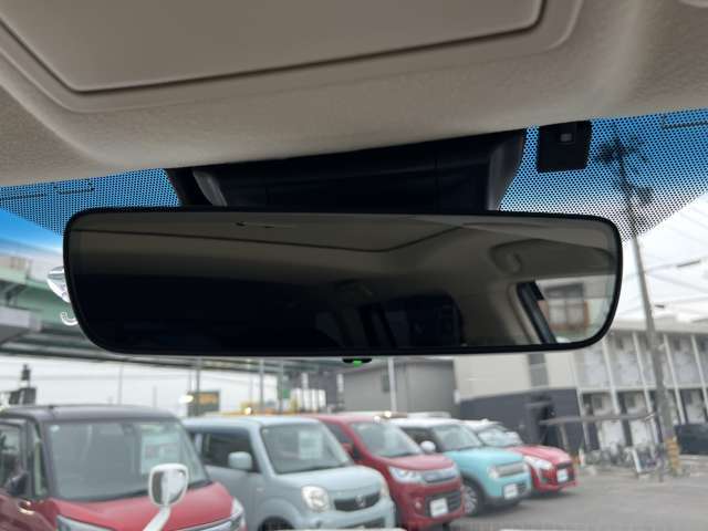 【バックミラー】大きくて見やすいので、後方を見るときも安心です！
