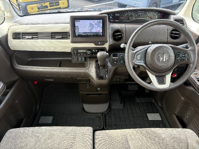 ☆見やすく分かりやすいメーター周り☆ひと目で瞬時におクルマの状態を確認できます☆