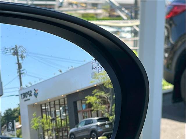 ブラインドスポットモニター搭載で後方から接近する車両にも簡単に気づけます。