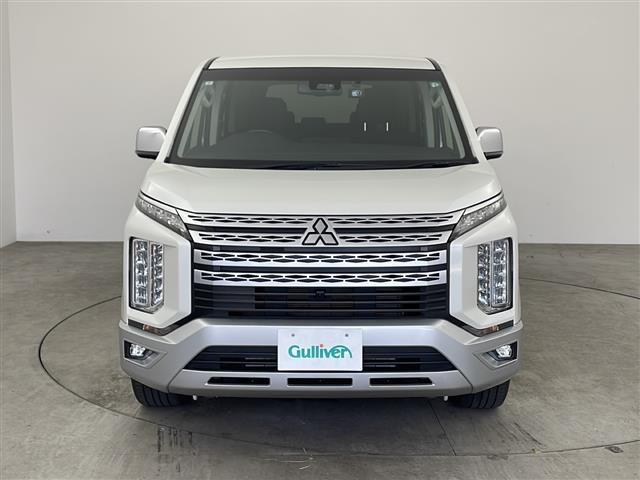 ・LEDポジションランプ・LEDフォグランプ・ステアリングヒーター・運転席＆助手席SRSエアバッグ・SRSカーテンエアバッグ、運転席SRSニーエアバッグ