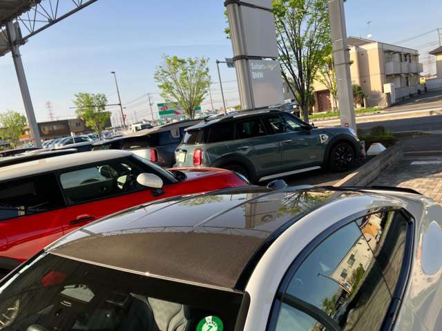 このお車は【浦和美園支店】に展示中です！ご来場、お問い合わせをスタッフ一同お待ちしております。＜住所＞埼玉県さいたま市緑区美園6-11-1　＜TEL＞048-812-2525