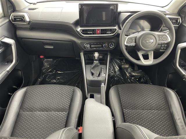 【インパネ全体】全方位で視界が広く、高い目線で運転もしやすいです！