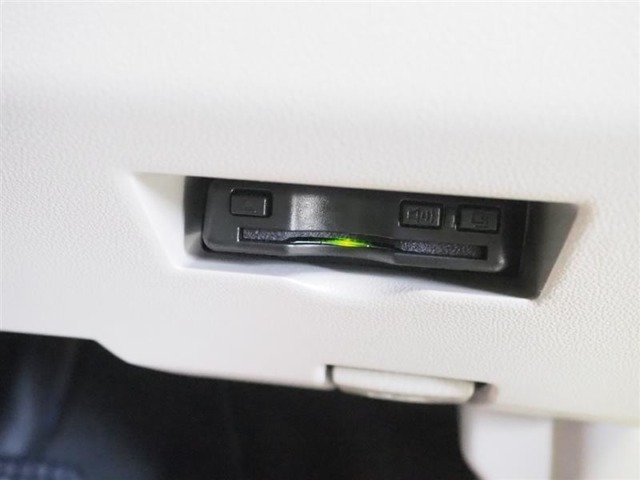 ETC車載器付きです。高速道路の料金所もスムーズに通過できます。