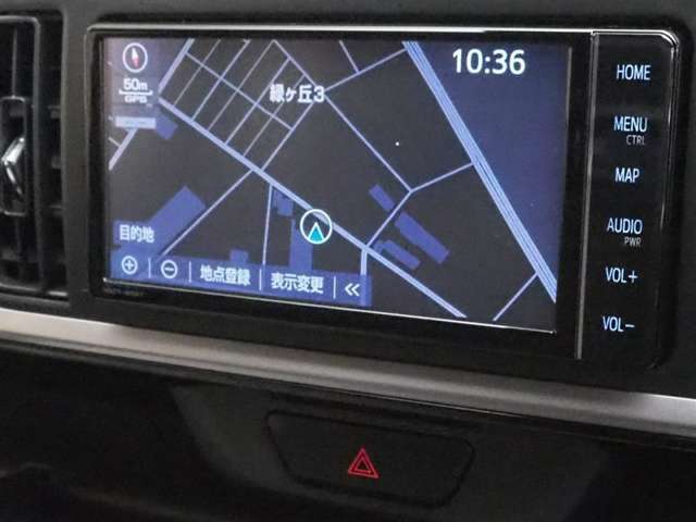 純正ナビを装備。タッチパネル式で使いやすく、お出かけもラクラクです。