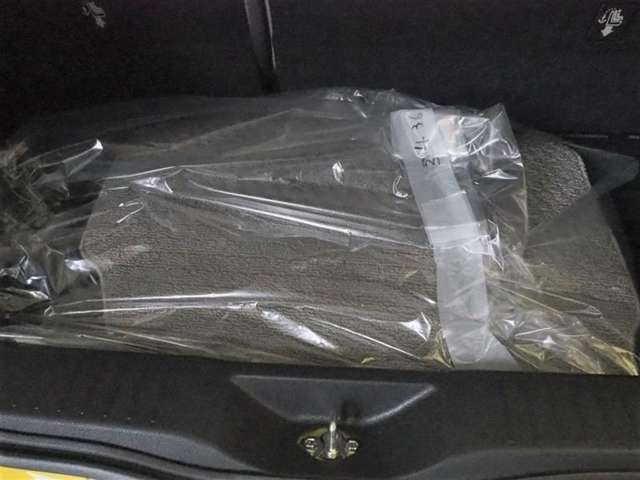 フロアマット清掃済みです。