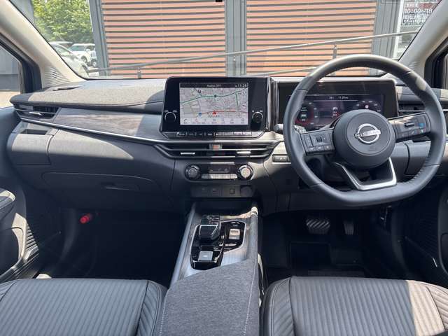 内装はルームクリーニング済みです！清潔な車内で快適なドライブをお楽しみください！！前席、後席、そしてエンジンルームまで全てクリーニング済みです。