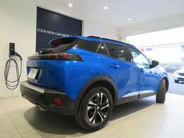 耐久性に優れたコーティングを低価格にてご用意致しております。愛車をいつでも気持ちよく乗っていただくために、納車時の施工をオススメしております。