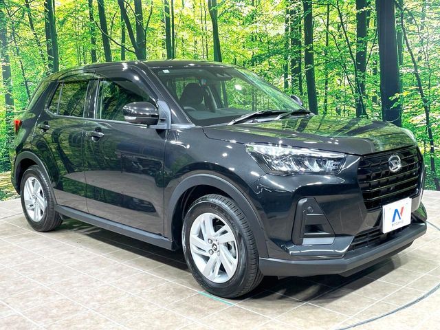 高透明度のガラス皮膜で撥水はもちろん、上質なツヤ・光沢を実現。紫外線や酸性雨から大切な愛車を保護し、色あせ・劣化を防止。「弾スプラッシュコート」、「弾プリミッサコート」からお選びいただけます。