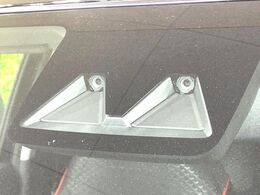 【スマートアシスト】走行中に前方の車両等を認識し、衝突しそうな時は警報とブレーキで衝突回避と被害軽減をアシスト。より安全にドライブをお楽しみいただけます。