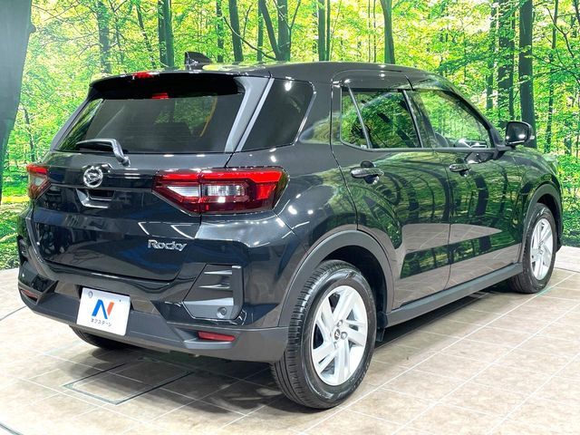 ☆全国のネクステージからお取り寄せが可能※！遠方の店舗に展示してあるクルマが気になる場合も、最寄りの店舗でご覧いただくことが可能です！是非私たちに要望をお聞かせください！※別途費用