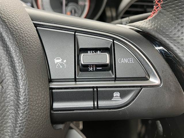 【クルーズコントロール】装備車両です。遠距離ドライブの高速道路などでは大活躍で疲労軽減に役立ちます。
