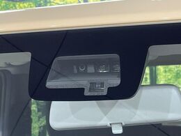 【スズキ　セーフティサポート】走行中に前方の車両等を認識し、衝突しそうな時は警報とブレーキで衝突回避と被害軽減をアシスト。より安全にドライブをお楽しみいただけます。
