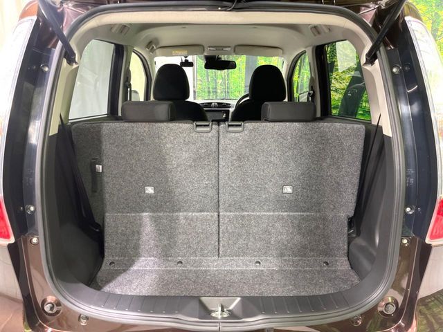 普段のお買い物や通勤、送迎等に十分な荷室スペースを確保しております。セカンドシートを倒すと、大きな荷物の積載も可能です♪