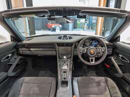 2017年式911カレラGTSカブリオレが入庫しました！モデルイヤーは2018年です！走行2.6万キロ！450馬力ツインターボの人気モデルです！