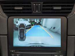後期モデルとなりますので、PCMナビを装備します！CarPlay対応！リアビューカメラ付きフロント＆リアパークアシストもオプション装備いたします！
