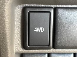 4WDのお車ですので、雪道でも安心です♪降雪地地域にお住まいの方以外にも、ウィンタースポーツが趣味の方や降雪地域へ帰省される機会がある方にもおすすめ！