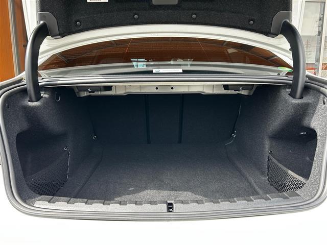 輸入車をお探しになられている方に、貴方の大切な1台をお届けします。3ブランドを較べて愉しんで下さい。