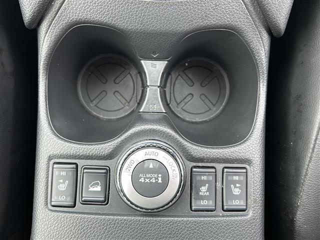 店舗にて現車の確認もいただけますので、お電話で在庫のご確認の上、是非ガリバー黒部店までご来店くださいませ！！！