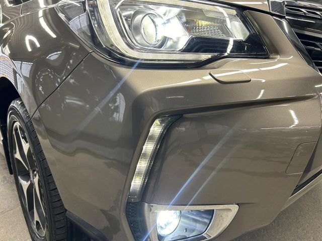 【LEDライナー】LEDライナーは日中も点灯させることができ、対向車や歩行者に自車の接近や存在を知らせることができます！見た目もオシャレになってとてもいい装備です♪