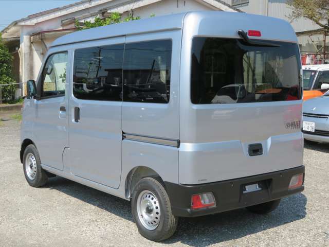 整備スタッフと営業スタッフが、販売から車検整備・板金塗装・自動車保険まで、あなたのカーライフをフルサポート致します。