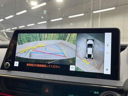【パノラミックビューモニター】専用のカメラにより、上から見下ろしたような視点で360度クルマの周囲を確認することができます☆縦列駐車や幅寄せ時に活躍してくれます♪