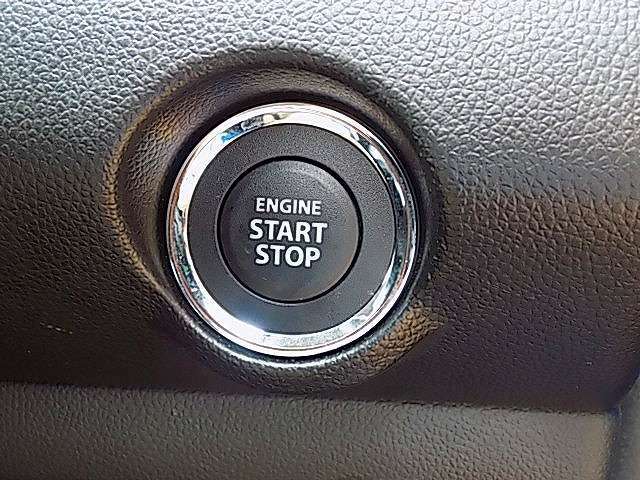 プッシュスタートシステム装備。エンジンスタートは、このボタンを押すだけです。