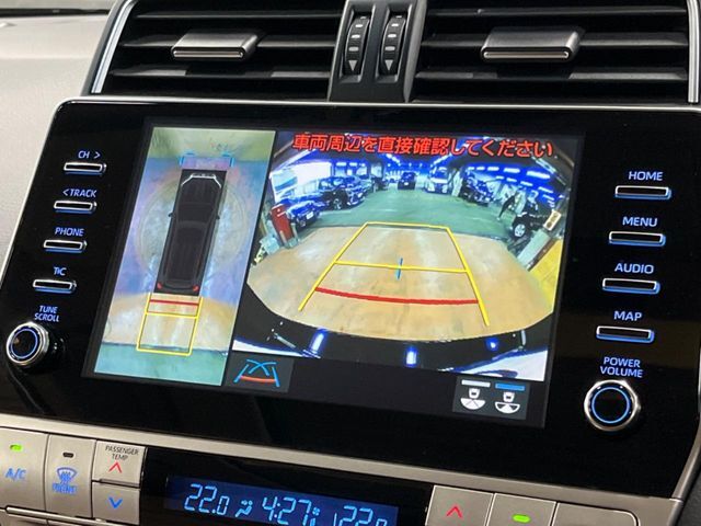 【マルチテレインモニター】車のフロントやサイドのカメラ画像を同時にモニター表示することで、悪路や狭い道を走行時でも周囲の状況確認ができ安心！本格SUVにうれしい装備です♪