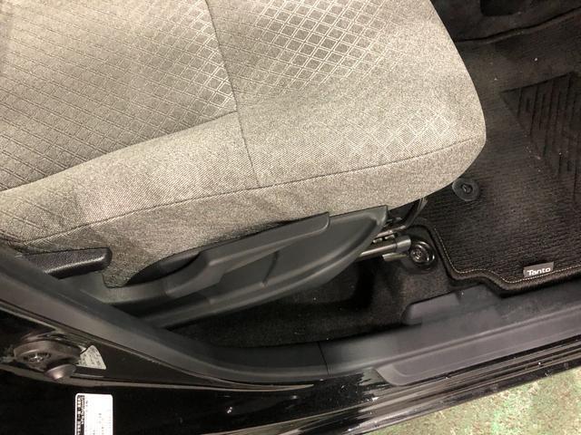 痛みの出やすい運転席シートの角、フロアマット、座面、ともに良好です