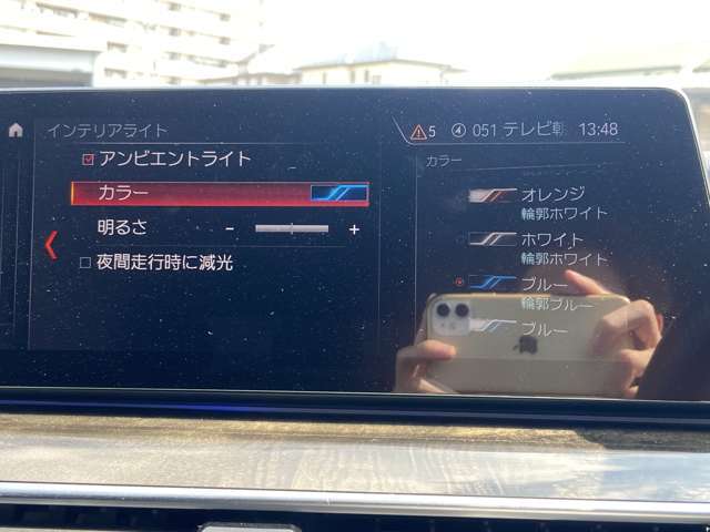 ご来場が難しいお客様でもご安心下さい、店頭在庫でしたらテレビ電話などを使いお車の詳細をご説明させて頂く事も可能でございます。当店スタッフが真心込めてご対応させて頂きます。