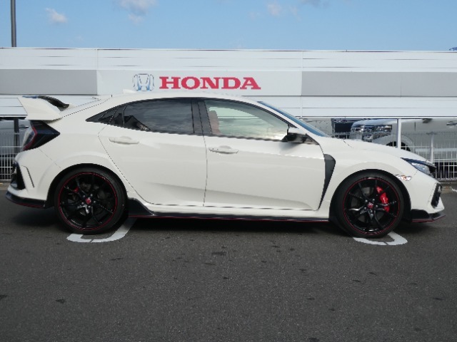 遠方のお客様へのお願い…弊社は基本、現車を、ご確認いただける方のみの販売とさせて頂きます。