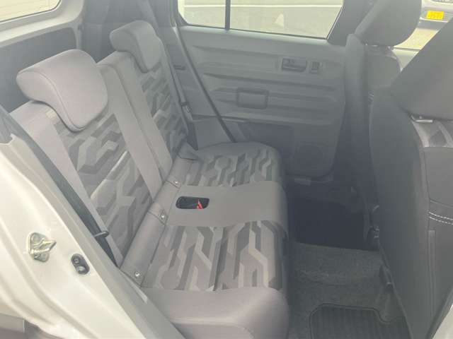 使用感のないきれいなリアシート！