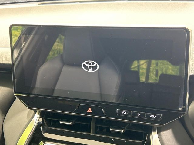 【12.3インチワイドナビ】高級感とインパクトのある大型ワイドナビを装備。各種オーディオ操作はもちろん、横長ワイド画面でのマップ2分割表示など、利便性も高いナビです♪