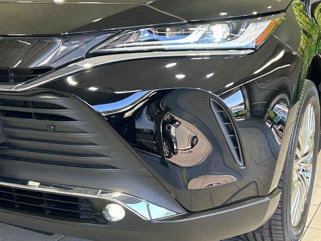 【LEDヘッドライト】悪天候や夜間走行時も良好な視界を確保し安心して運転できる高輝度LEDヘッドライトを装備！点灯速度が早く、消費電力も抑えられています。