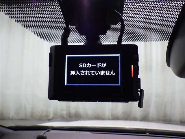 ドライブレコ-ダ-付きで、万一の時も頼もしい味方になります。