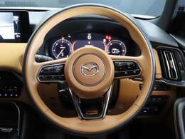 ☆ステアリングは上下と前後に調整できます。ベストな位置で運転をお楽しみください☆