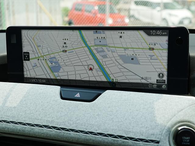 マツダコネクトの12.3インチワイドセンターディスプレイです。『Android　Auto』『Apple　CarPlay』や独自のコネクテッドサービスに対応したインターフェイスシステムです。