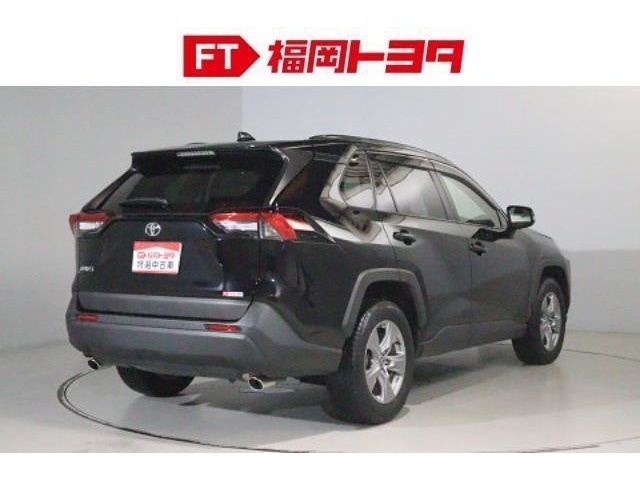 トヨタ認定中古車、評価4相当。キズ、へこみが少なく全体的に良好です。