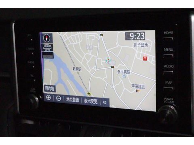 ディスプレイオーディオを装備！　施設名などから、すぐに最適ルートを検索します。（機種によりナビやコネクトサービス等ご利用の際は、別途契約が必要となる場合があります）