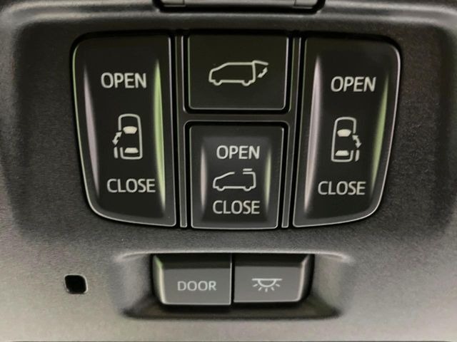 【両側パワースライドドア】スマートキーや運転席のスイッチで後席両側スライドドアの開閉が可能♪電動だから力を入れてドアを開ける必要が無く、小さなお子様でも簡単に開け閉めでき快適です♪