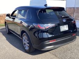 自社整備工場で点検整備をおこなってからお渡ししています。車検が残っている場合は『12ヶ月点検整備』を、車検整備付きの場合は『車検整備』をおこないます。整備費用は車両本体価格に含まれています。