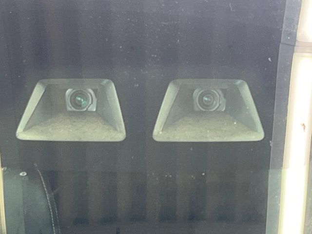 【スマートアシスト】走行中に前方の車両等を認識し、衝突しそうな時は警報とブレーキで衝突回避と被害軽減をアシスト。より安全にドライブをお楽しみいただけます。