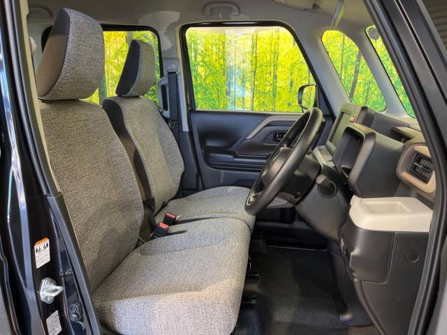 運転席シート廻りは使用感も少なく、良好な状態となっています。丁寧に使われていたことがよくわかりますね。