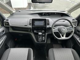 【インパネ全体】『インパネ全体』の画像になります。写真の内容に関してご不明点、ご質問等がございましたらお気軽にガリバー店舗までお問い合わせください。