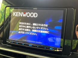 【ナビゲーション】目的地までしっかり案内してくれる使いやすいナビ。Bluetooth接続すればお持ちのスマホやMP3プレイヤーの音楽を再生可能！毎日の運転がさらに楽しくなります！！