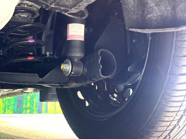 お車を安心してお乗りいただく為には、足回りの定期点検が欠かせません。サービスサポート（有償保証）では無料点検もご提供しており、安心のカーライフをお過ごしいただけるサポート体制が整っています。