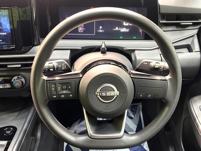 【ステアリングスイッチ】運転中、前方から目線をそらすことなく、オーディオ等の操作が可能な便利機能！安心＆快適なドライブを演出してくれます♪