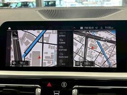 純正10.25インチナビ装備！！フルセグTVやBluetoothなどの様々なメディアを搭載！！