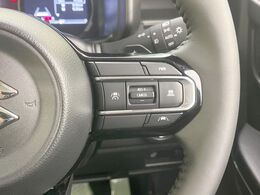 【アダプティブクルーズコントロール】高速道路での長距離走行が楽に！！自動で速度を保つクルーズコントロールが、衝突軽減システムと連携し、前方の車両を感知して車間を保つように速度調節してくれます！！