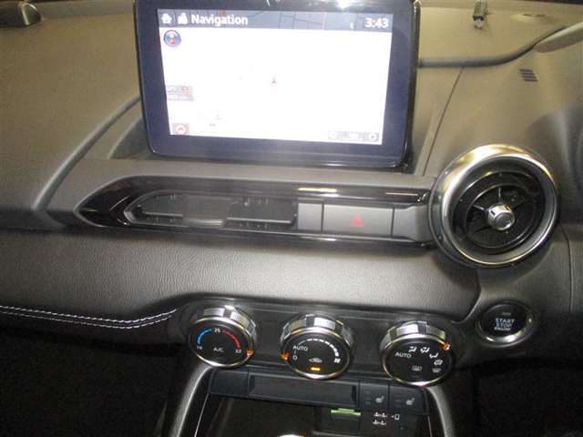 初めての道でも安心フルセグTV付きSDナビ装備しています♪様々な機能が搭載されており、ドライブをより快適にしてくれます！