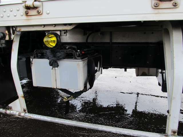 除雪タイヤショベルカーやダンプカー、10人乗りハイエースから29人乗りバスなども幅広い車種でレンタル強化しております♪24時間～1か月間など期間も様々♪季節や用途に合わせてご提案可能です！